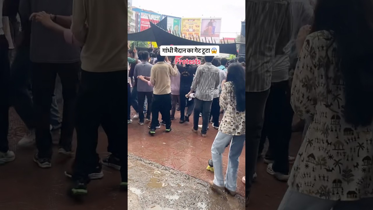 Gandhi Maidan gate broken during student protest in Patna ❕ #shorts #studentprotest