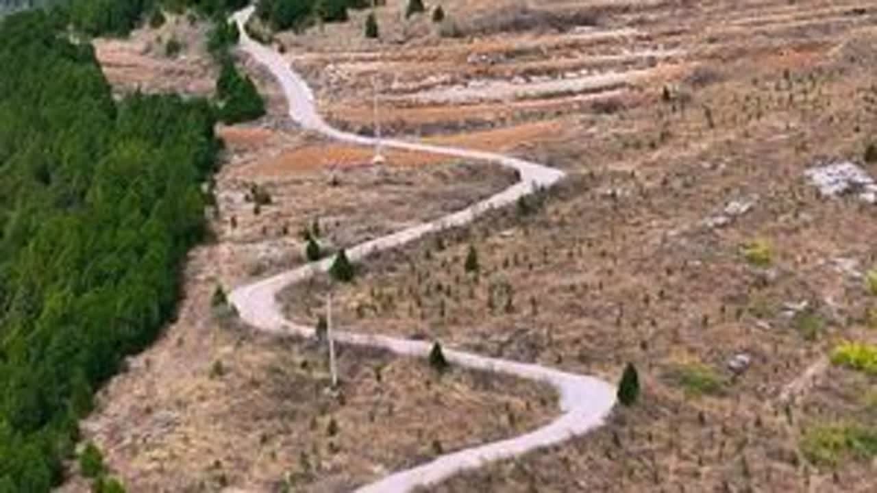 接上条视频，带你攀爬三山顶，后土庙，大崮台超级弯路，一起来看看沂蒙山的春天#我的乡村生活 #我为家乡代言 #秀出家乡美 #内容启发搜索 #万物皆可种草搜
