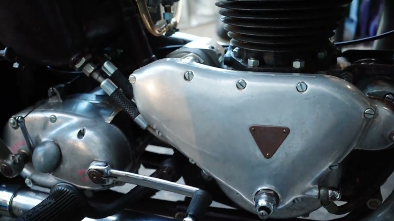 1948 TRIUMPH 5T Iさんのトライアンフエンジン始動3