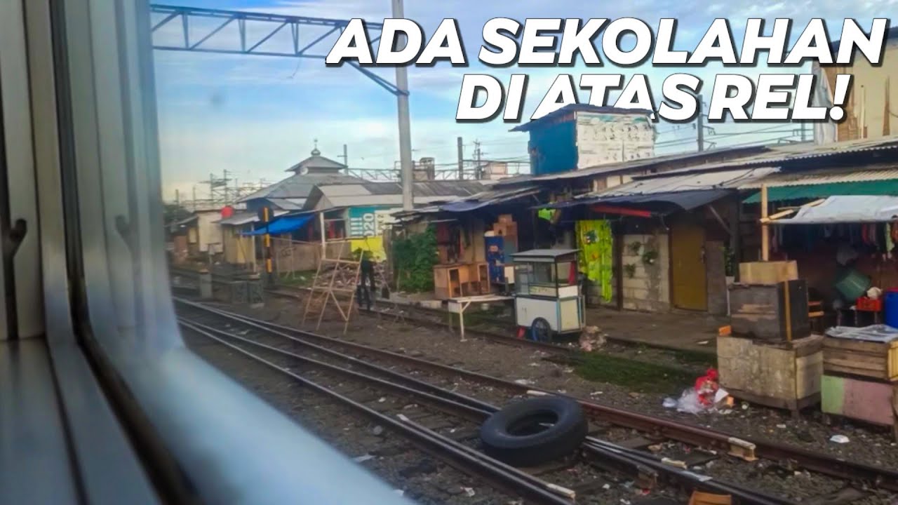 JALUR-NYA MEPET RUMAH PENDUDUK | Naik KRL dari Tanjung Priok ke Depok