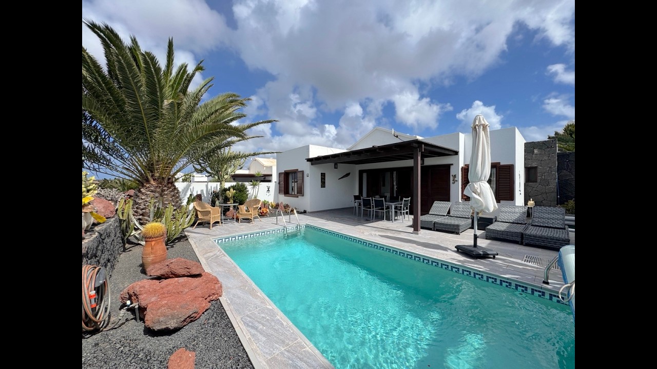 Stunning 3 Bedroom Villa With Private Heated Pool, Jacuzzi And Views Of The Sea And The Marina