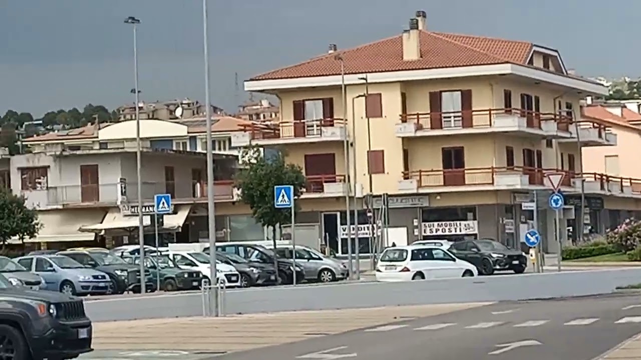 Ambulanza Fiat Ducato AST San Benedetto del Tronto IN SIRENA 