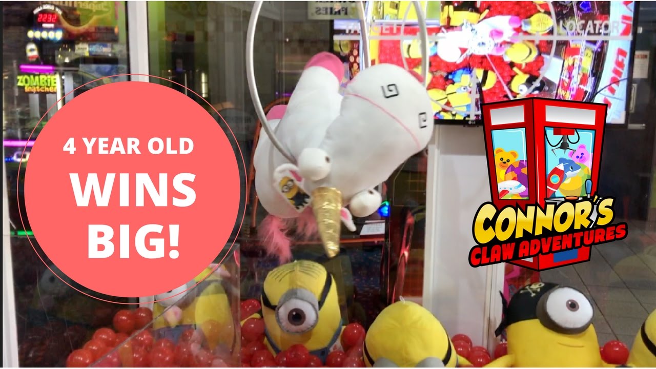 😮4 Year Old Wins BIG From CLAW MACHINE! Huge Prize!!😮