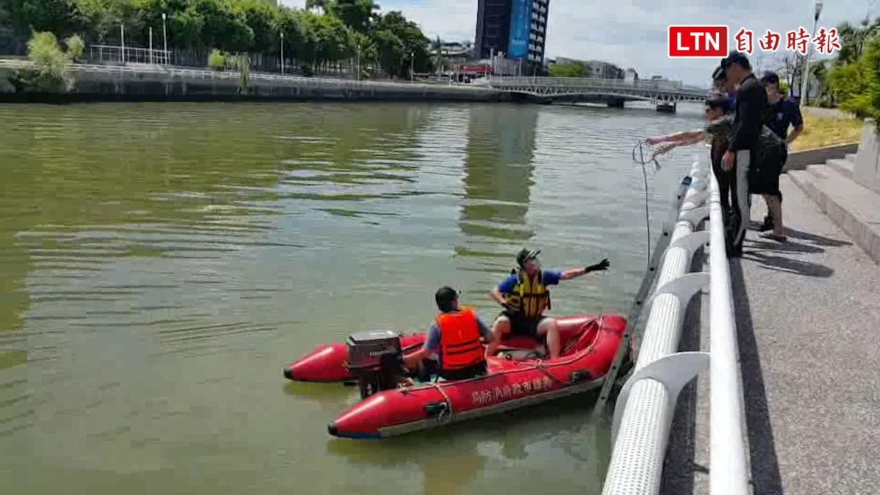 高雄一婦女疑前鎮河落水 消防隊出艇搜救