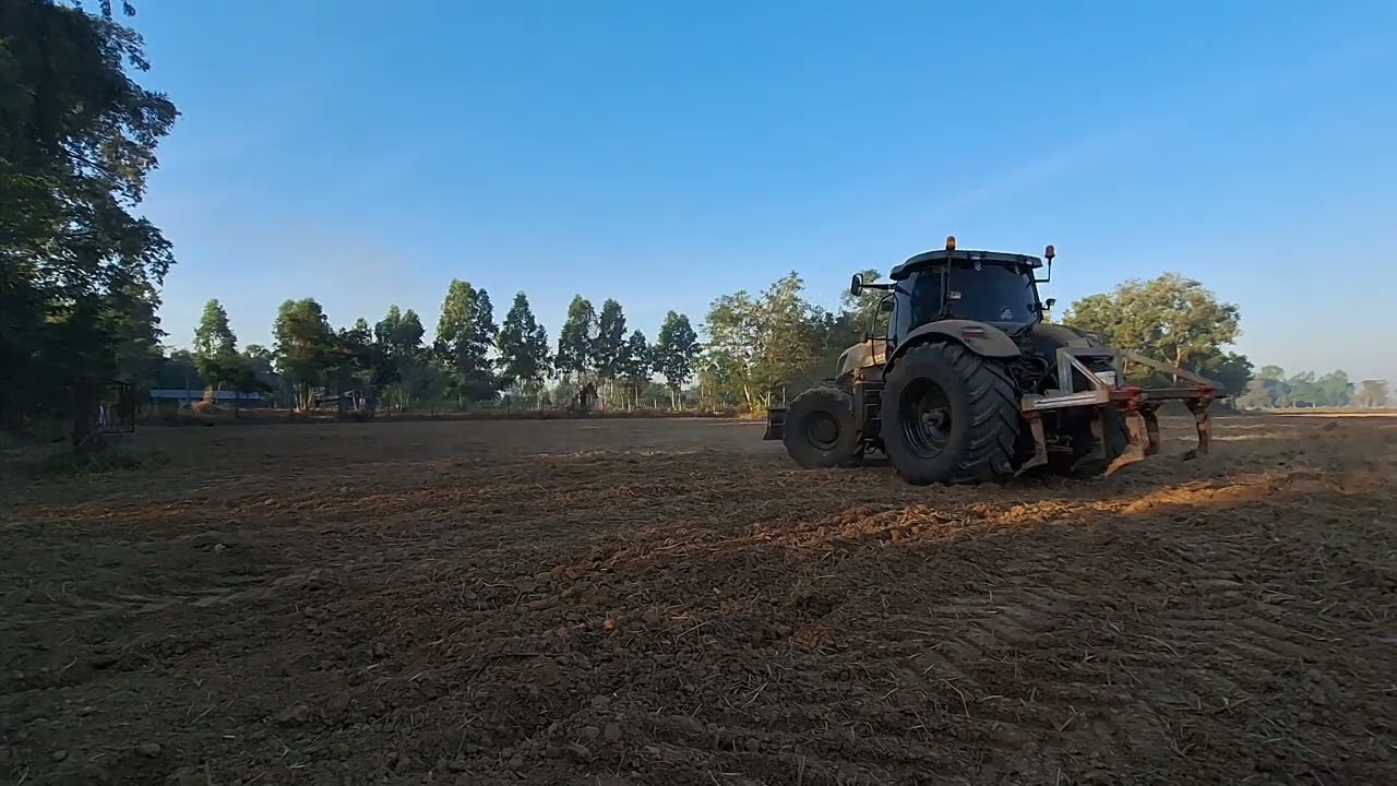 NEW HOLLAND T7060 VS NEW HOLLAND 8340       8340เขาแรงจริงๆ