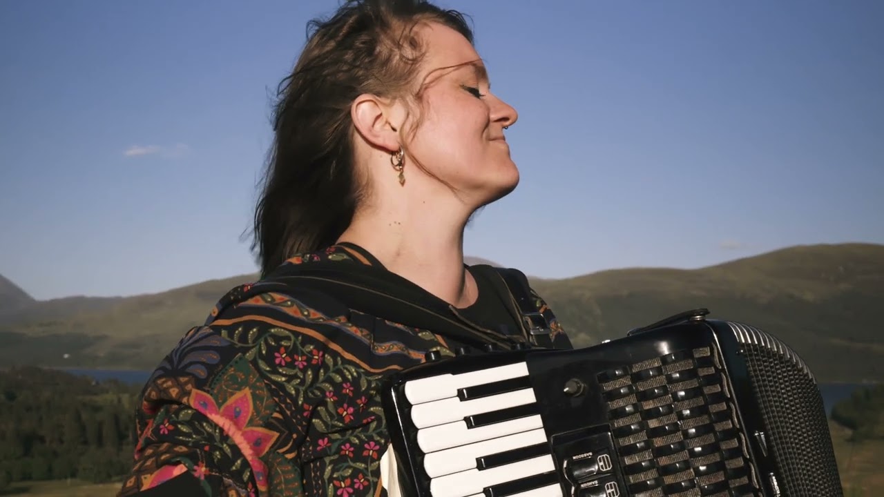 Hannah James & Toby Kuhn | Lonesome Woods