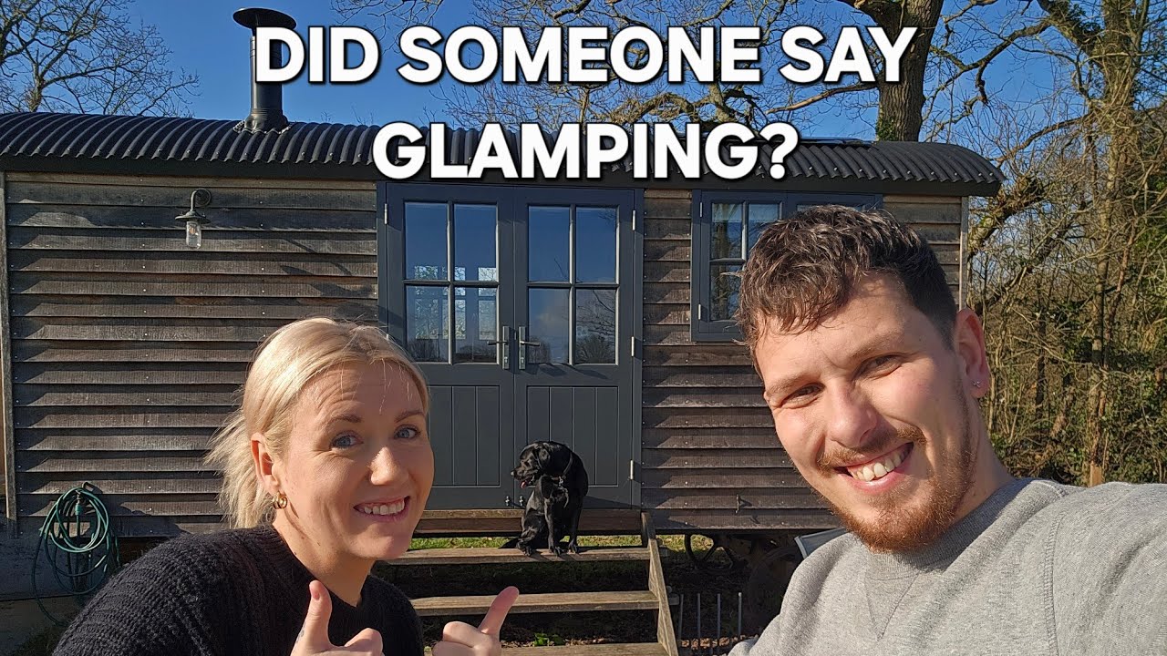Airbnb UK 🌟 FULL TOUR & review in this Shepherd's Hut - Glamping in style