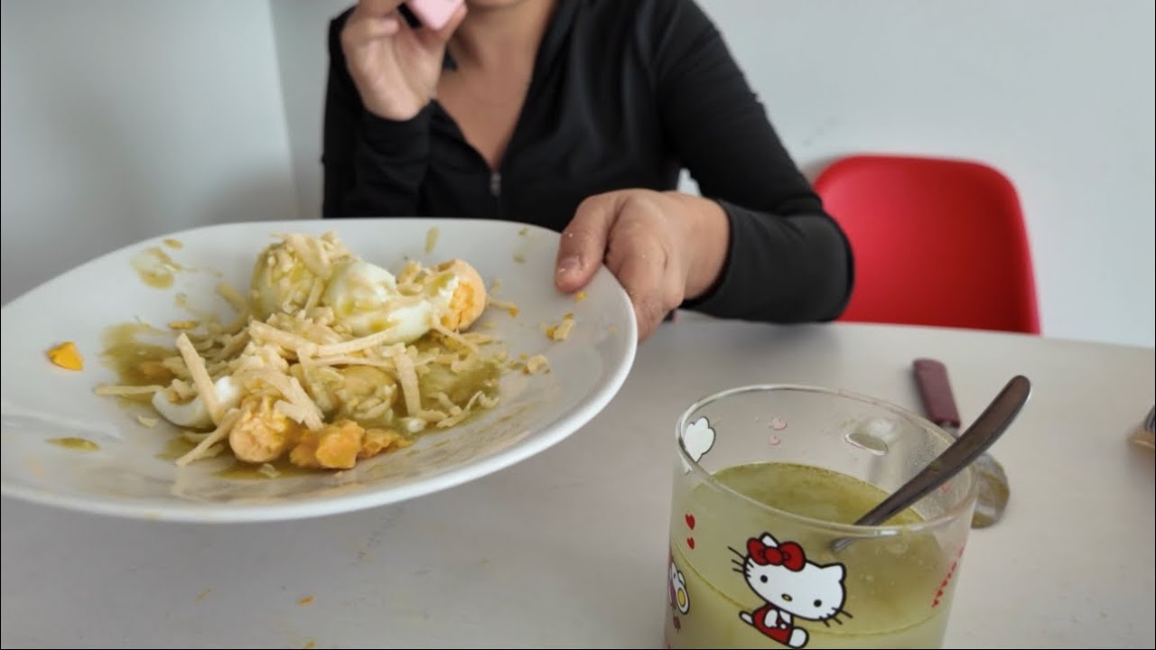 ASMR / COMIENDO MI DESAYUNO sonidos con la boca