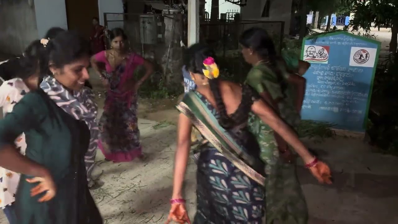 #teluguukvlogs#trending#dance#village vibes in Telangana #siddipet#bathukamma#london#relativesshorts