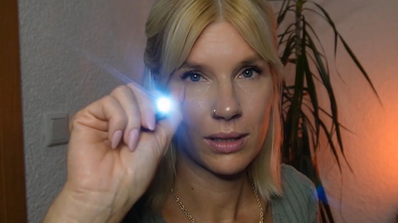 ASMR Roleplay - Deine Trigger Beratung ( TAPPING, MOUTHSOUNDS, FOLLOW THE LIGHT )