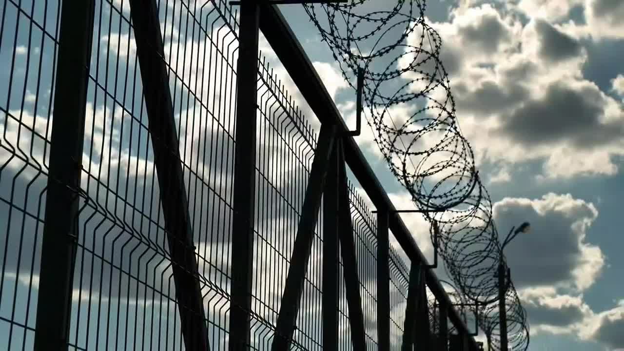 A look at how federal inmates are transported after plane crashes with inmate on board
