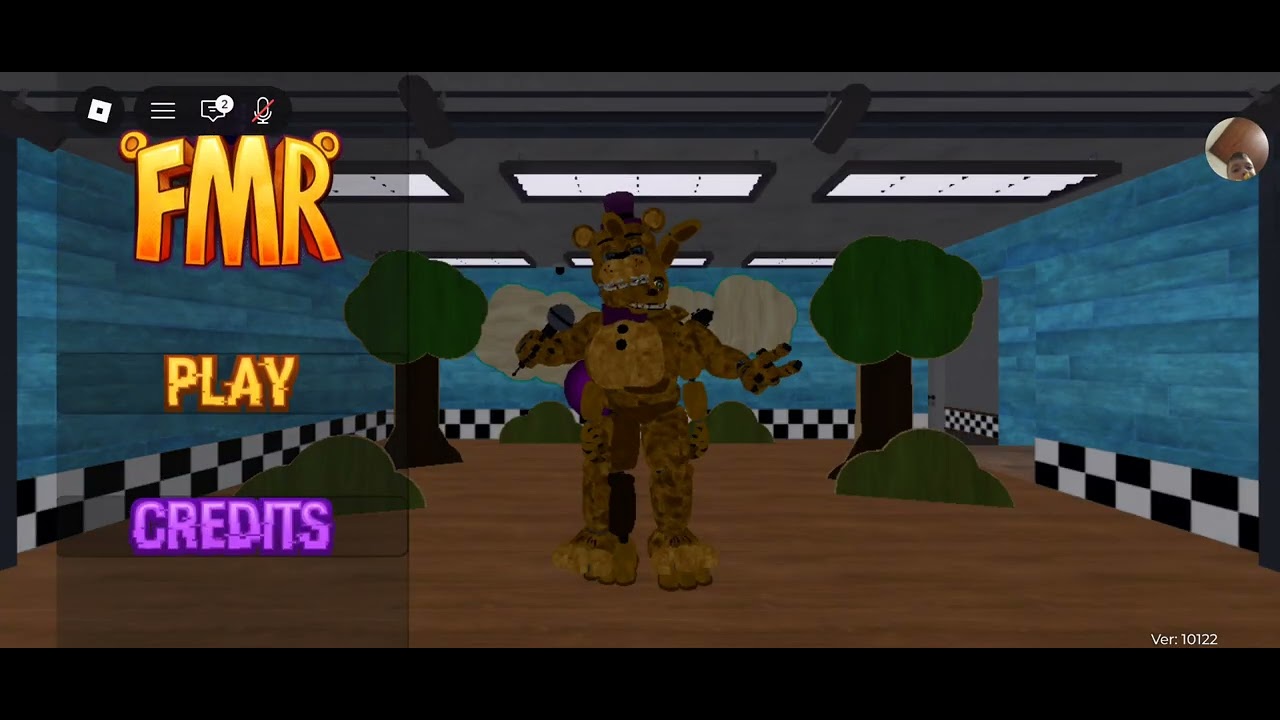 Jugando mega juego de rol de fredbear  