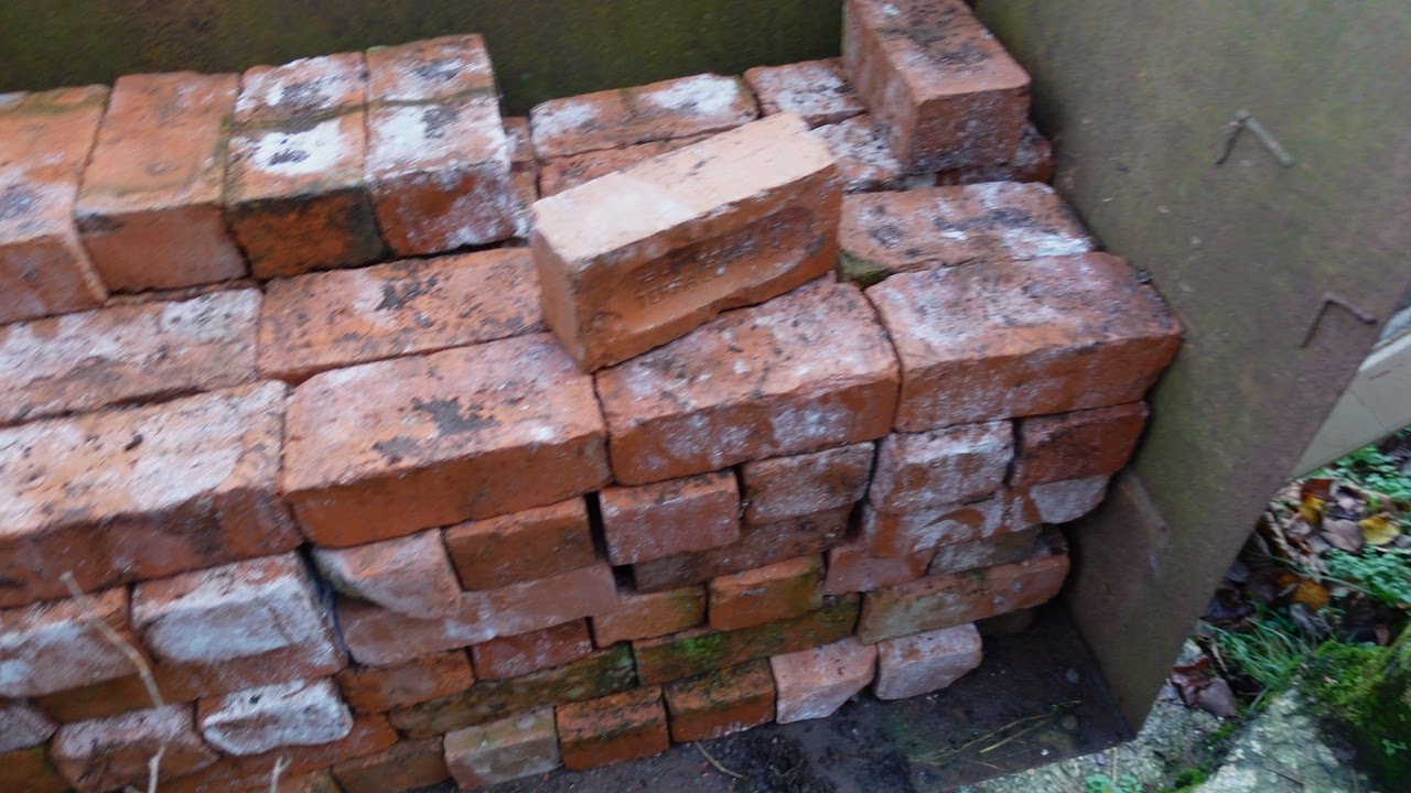 How to carry bricks