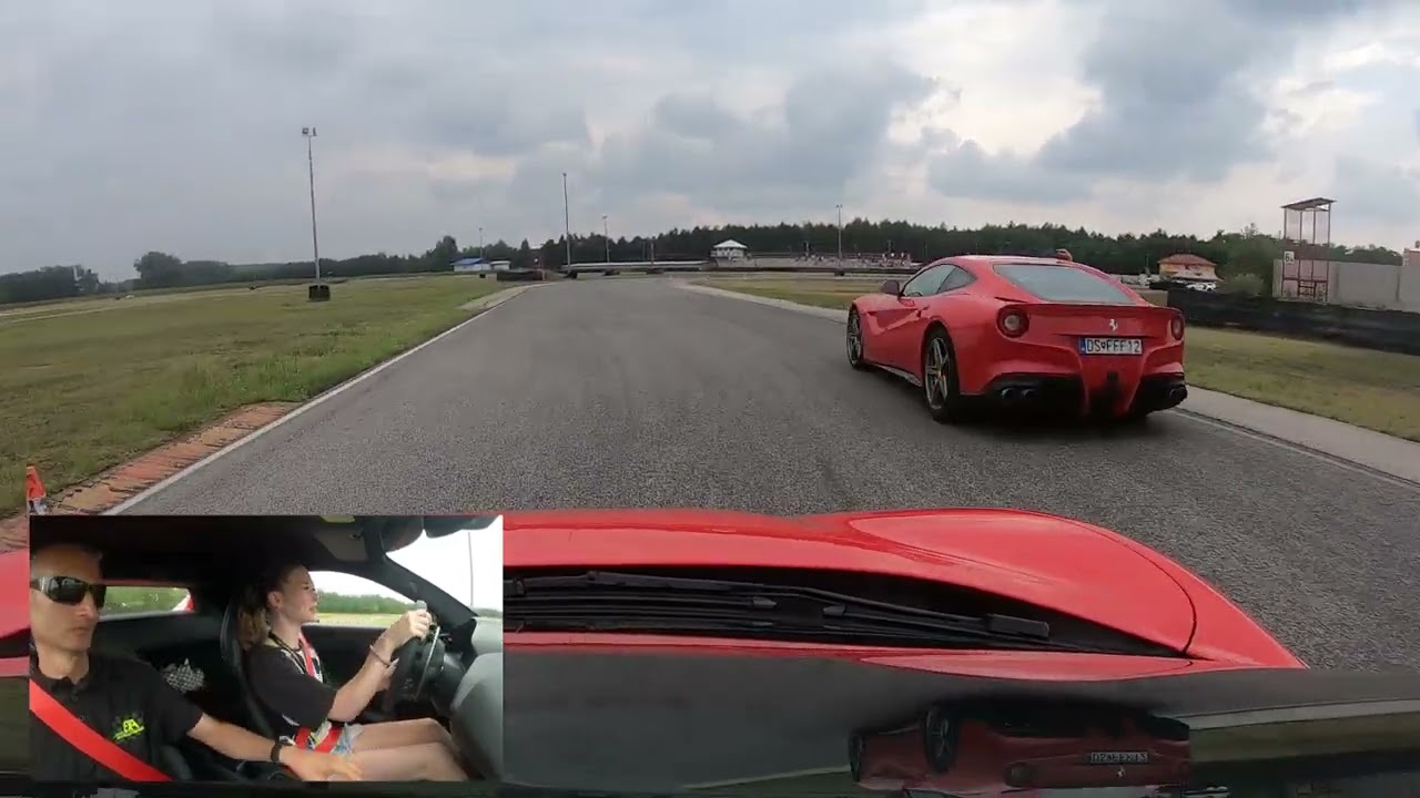 Szilvike, Ferrari 296 gtb, Kakucs ring, külső kamera