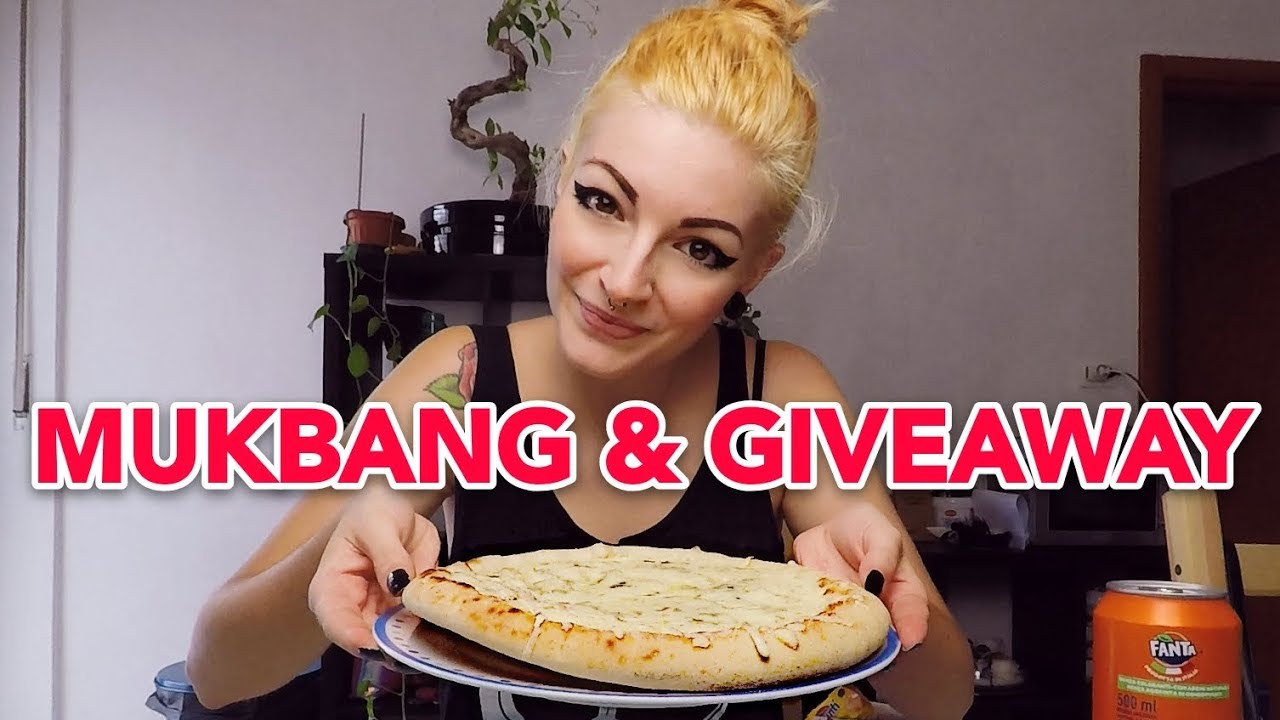 MUKBANG | PIZZA 4 FORMAGGI & GIVEAWAY | ita