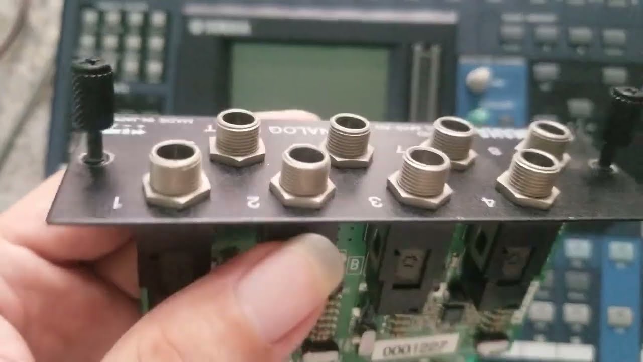 Card My8-AD gắn v&agrave;o Yamaha O1v96