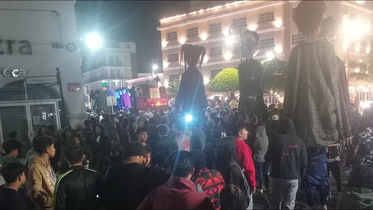 Recorrido de Mojigangas San Andrés Tuxtla 2024 11 diciembre (noche)
