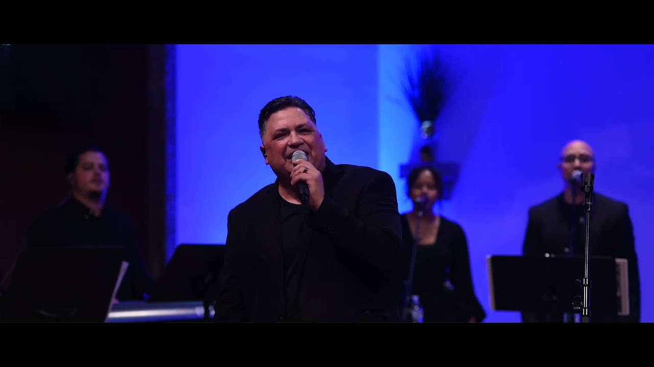 Luis Santiago cantando Mi Alma Clama