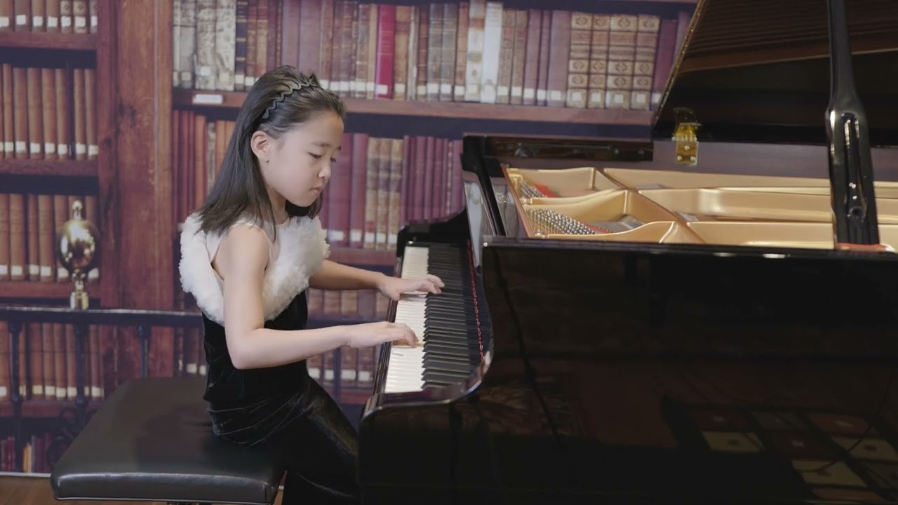 Kate (8) - Chopin Nocturne in C Minor