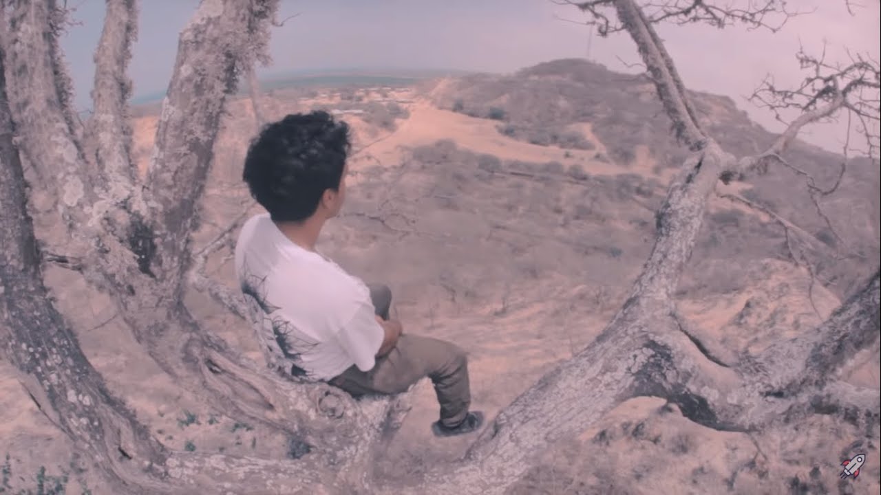 Mortimer Drunk & Skillz Flav - Todo Nace Absurdo | Video