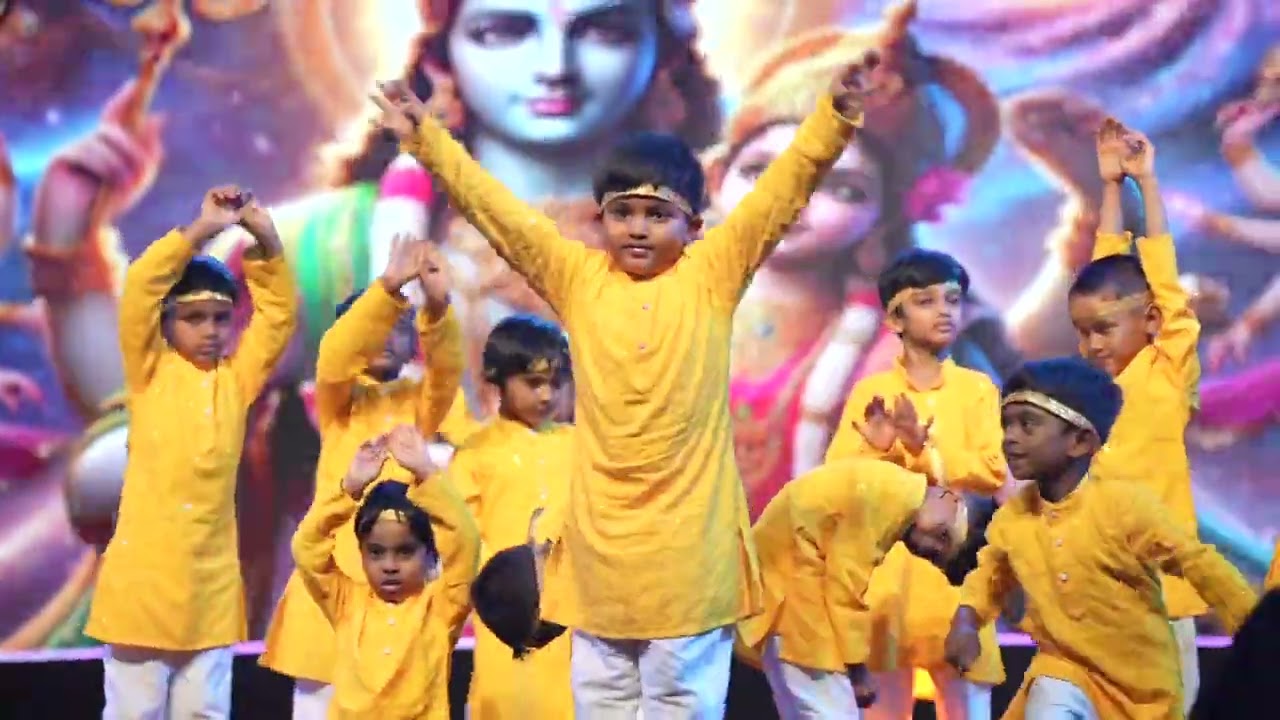 GIFFI KIDZ ANNUAL DAY 2025-26 - DANCE GOVIND BOLO HARI GOPAL BOLO BY UKG