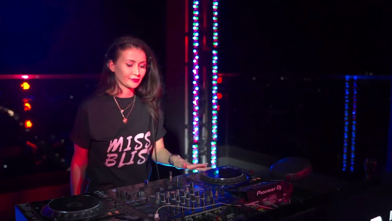 Sunburn SOLARIS - DJ MISS BLISS - Progressive / Melodic techno @ Ibiza special