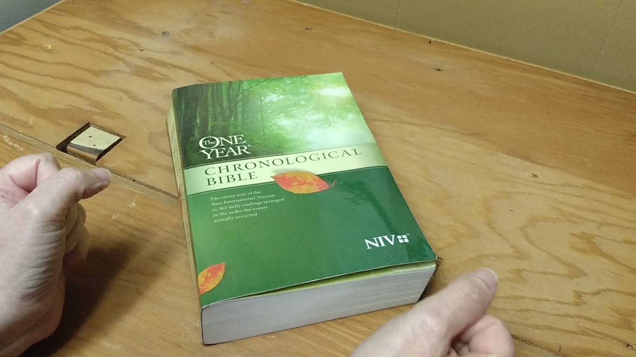 NIV The One Year Chronological Bible #Tyndale