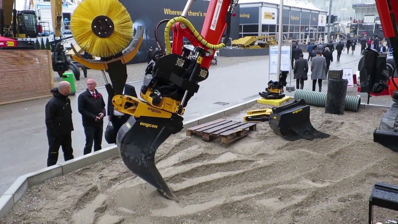 Demonstration of engcons detachable sweeper and grabber on Bauma 2016