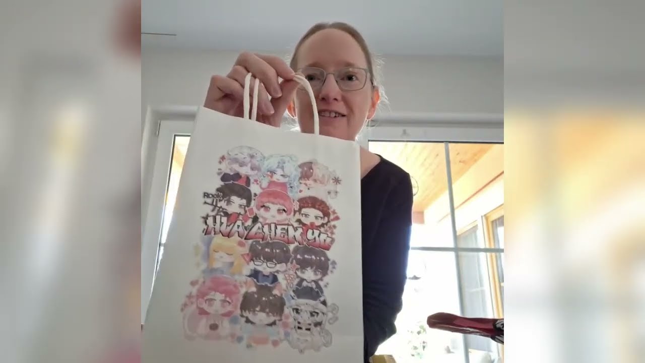 (Eng Sub) Unboxing Hua Chenyu 华晨宇 Mars Concert Merch and more