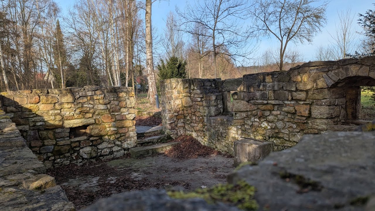 Eine alte Burg Ruine mitten in Lage gefunden!