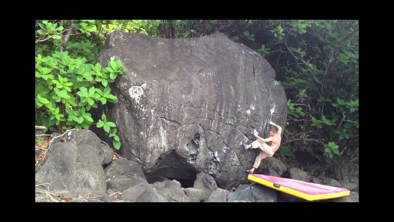 Bouldering on Kauai: 4 first ascents