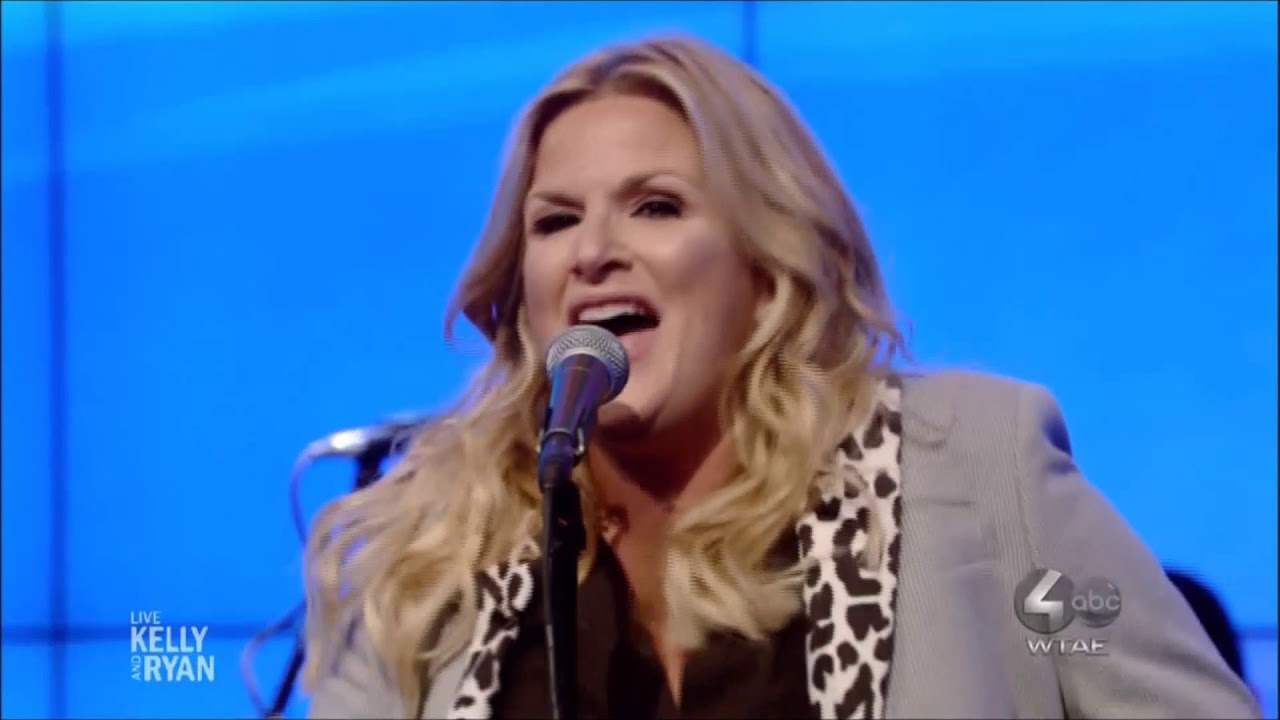 Trisha Yearwood Live Concert Performance 