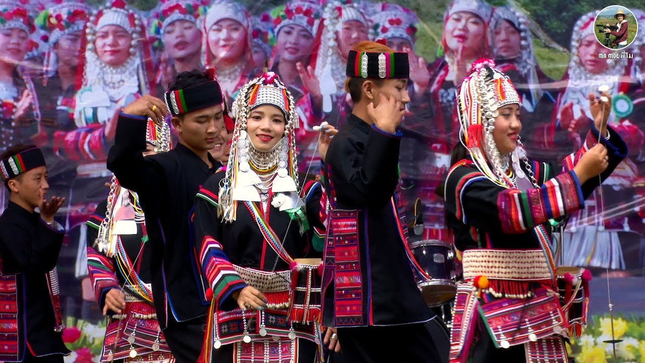 Akha Dance 08