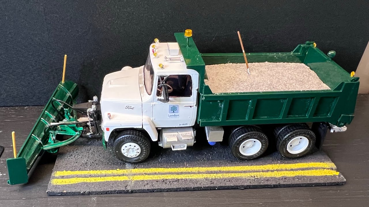 AMT Ford LNT-8000 Snow Plow 1/24 Scale - Full Build