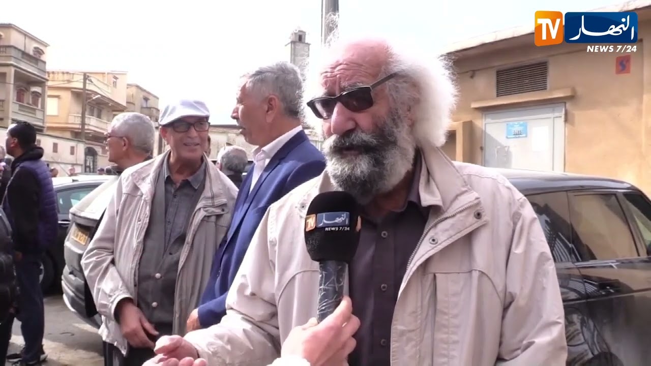 جثمان الأسطورة الكروية الراحلة جمال مناد يوارى الثرى بمقبرة بني مسوس