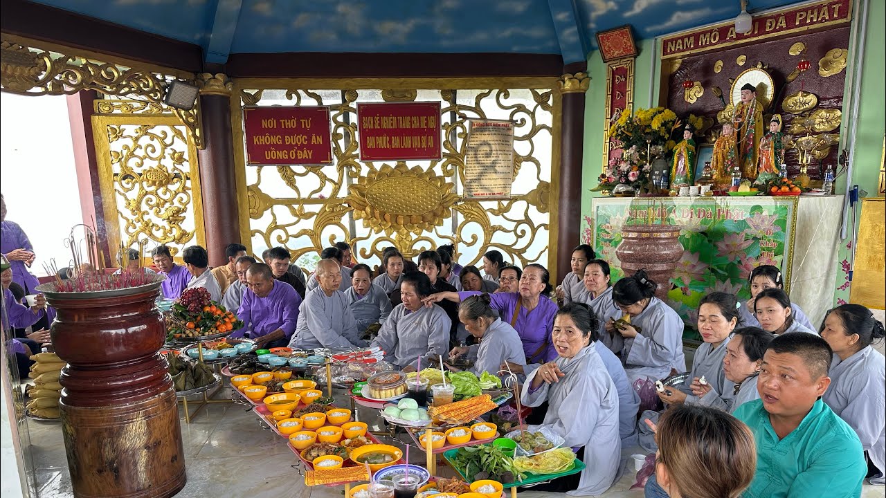 ĐOÀN TIỀN GIANG DÂN CHAY PHẨM TRÊN VỒ BỒ HONG NÚI CẤM