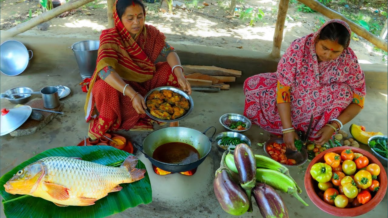 পেঁয়াজ কুচি কুচি করে মাছের ডিমের বড়া,উচ্ছে দিয়ে নদীর চেলা মাছ ও টমেটো দিয়ে সাইফন মাছের ঝোল |