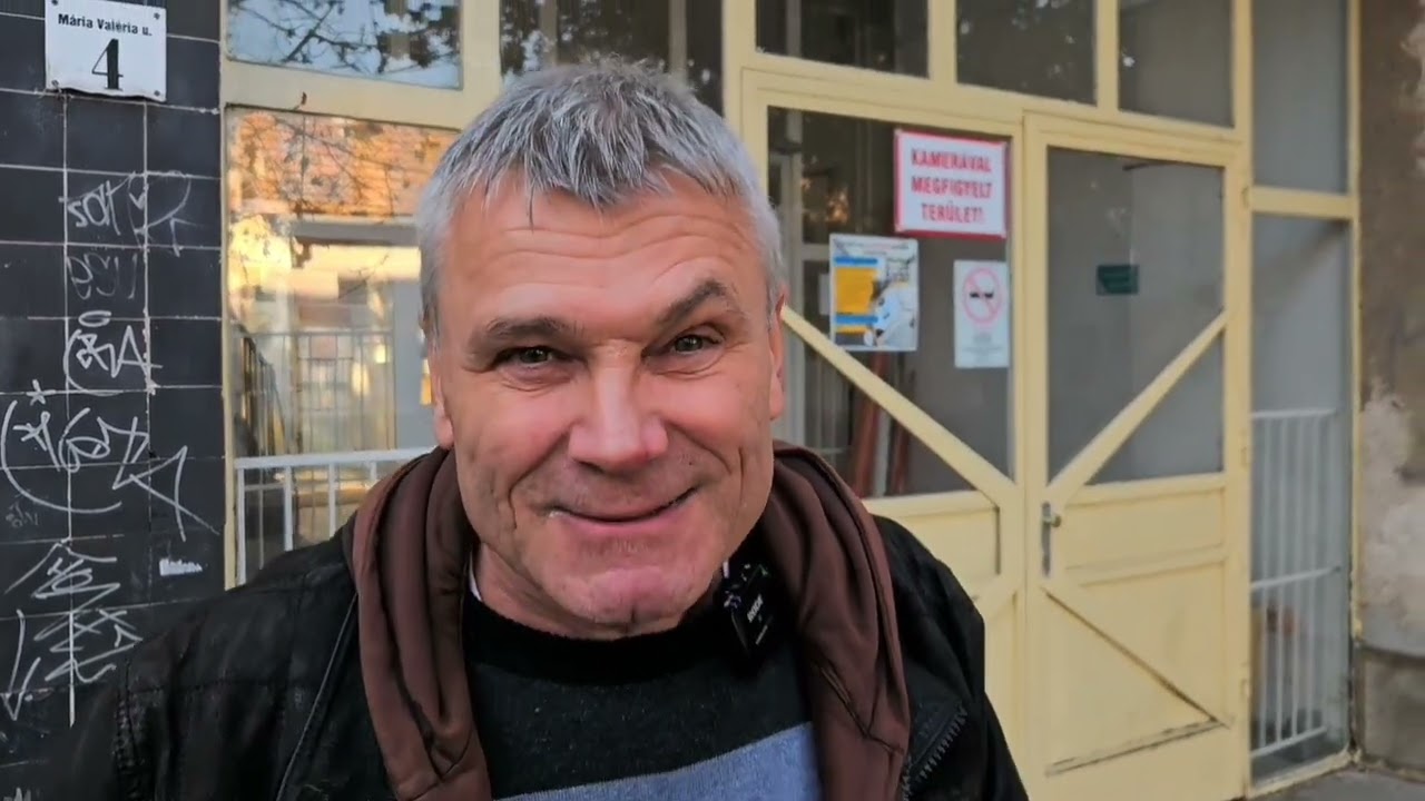 UndergroundRoad 15. NE EGYETEK FÁNKOT, HALLGASSATOK PUNK-ot!Interjú Kovács Péterrel, VÖRÖS GÖRÉNYEK.