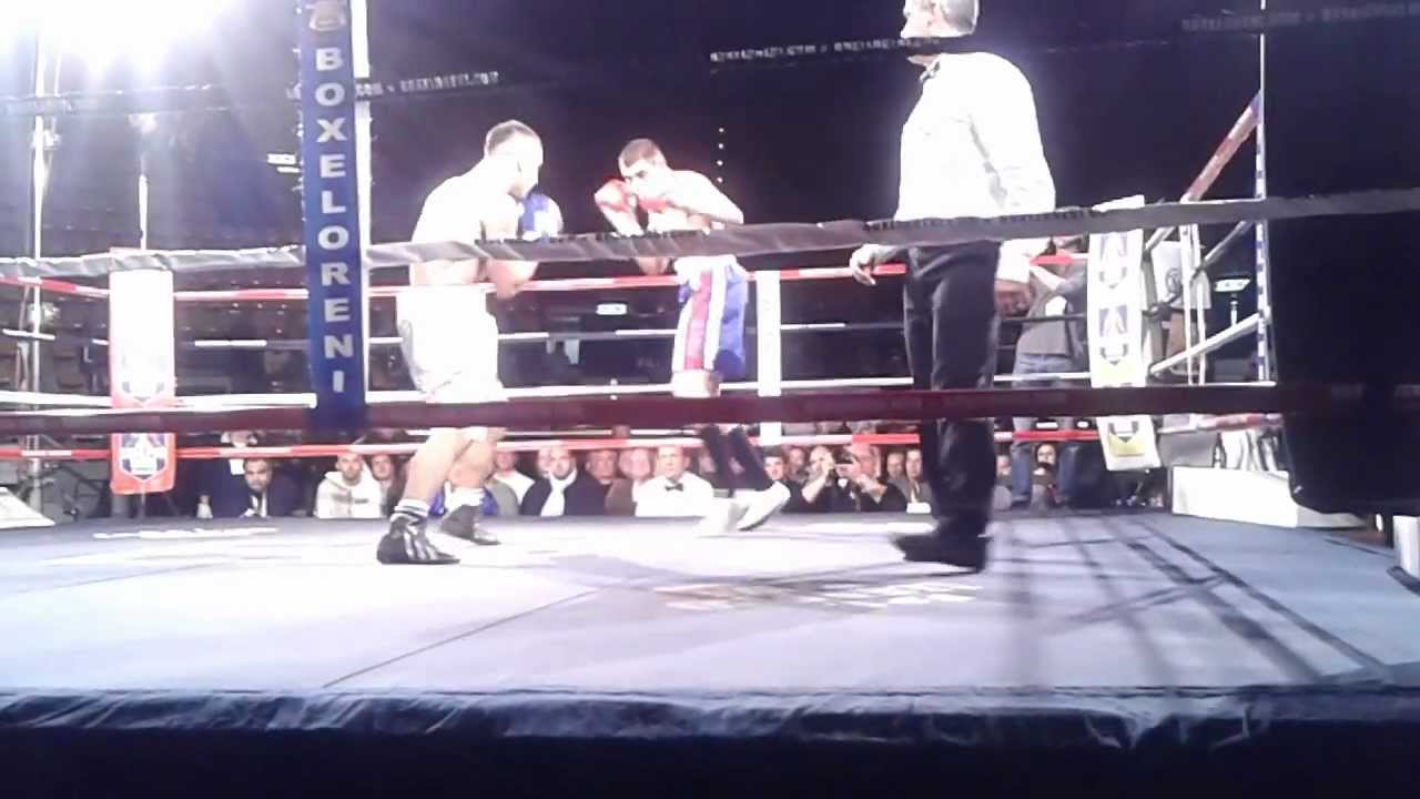 Samuele Esposito al PalaDozza - KO 1 round.mp4