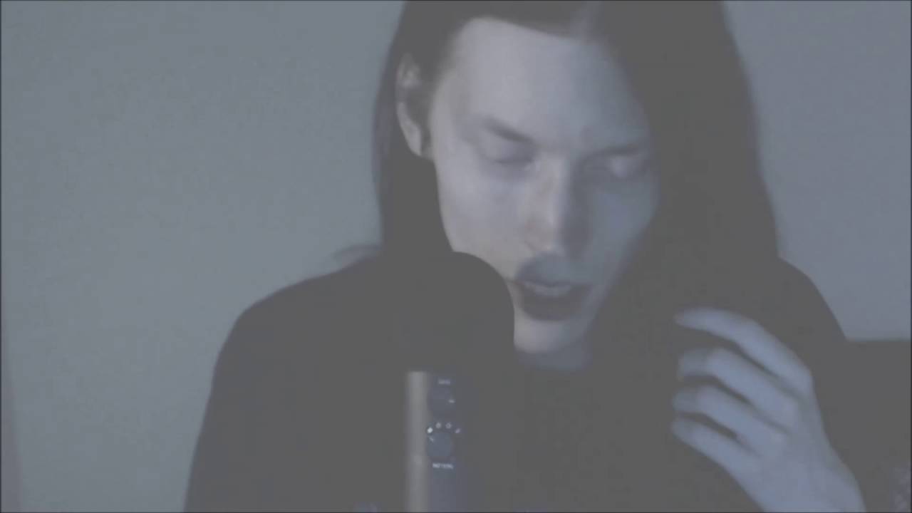 ASMR Whispering in Finnish, Hair brushing.