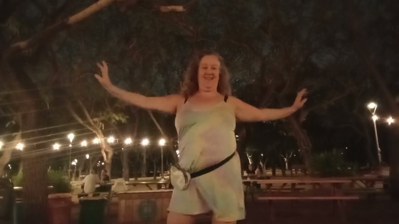 ריקודי בטן ביער מכושף 😍🌳🌳🌳