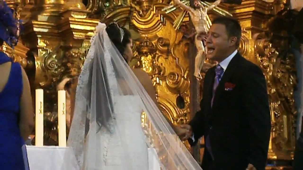 CATETO CANTA A LA NOVIA EN EL ALTAR
