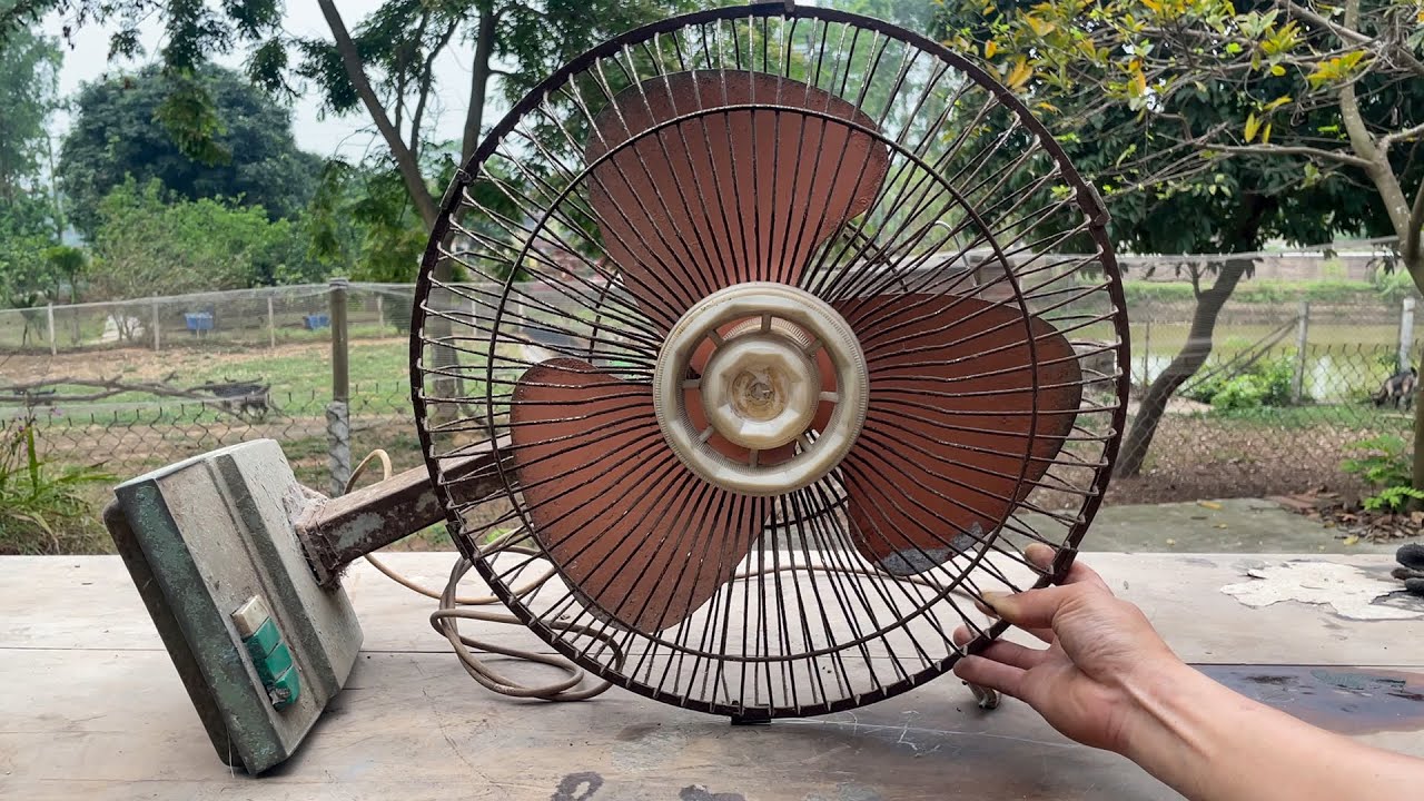 Restoring a Rusty 1986 Vintage Table Fan   Electronics Restoration