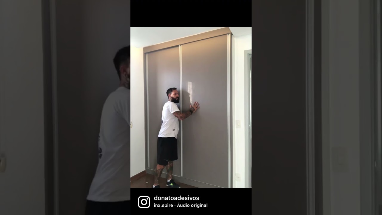 Plotagem de armário      