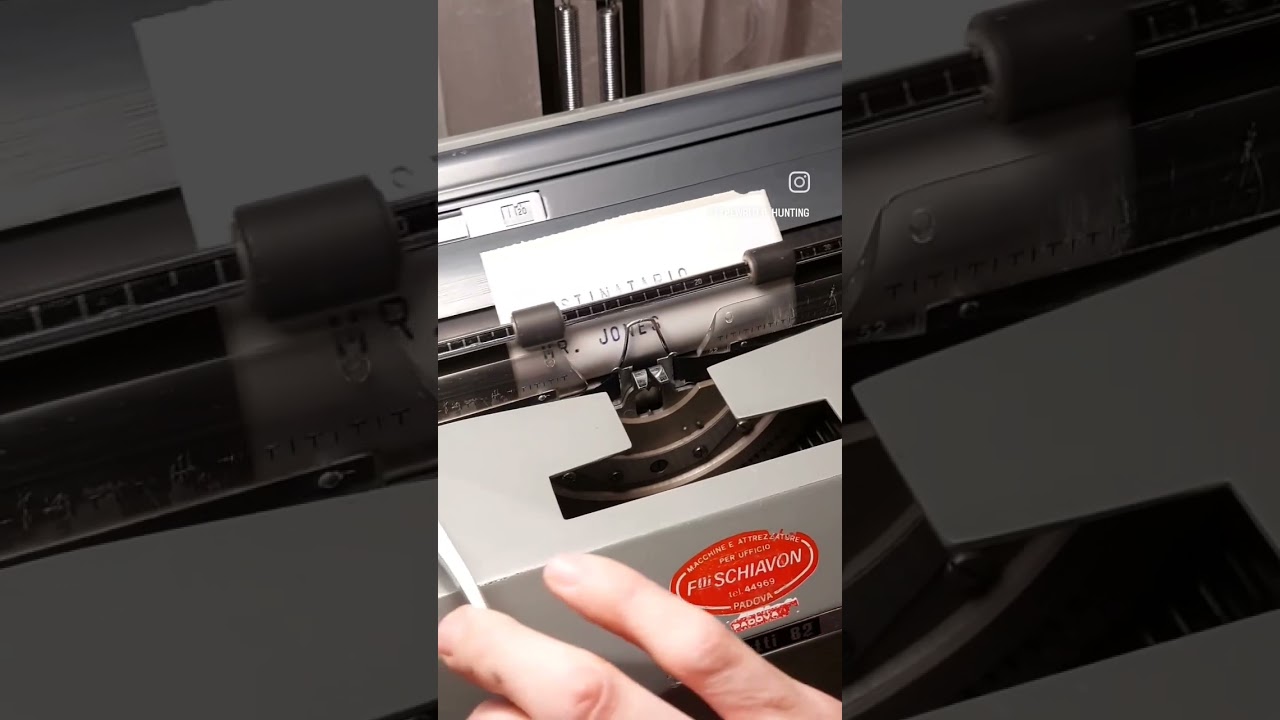 Typing on a 1961 Olivetti 82 Diaspron  font 