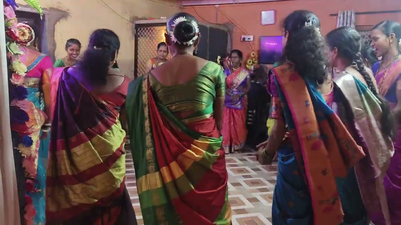 कोकणात गौरी गणपती सणांना बोलली जाणारी महिलांची पारंपारिक गाणी | उभ्या फेरीचे गाणे | #gav_majh_kokan