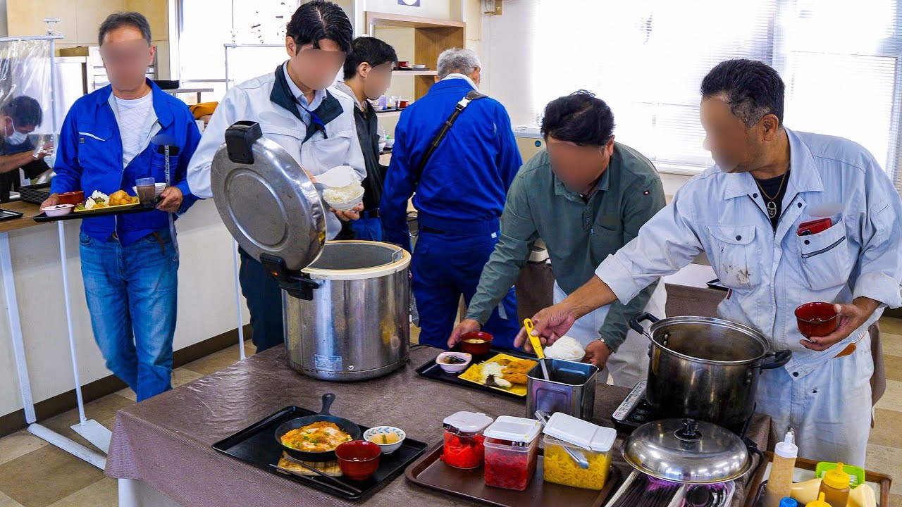 ３０秒で提供ガッツリ男飯に港湾労働者が殺到する港のコスパ最強食堂が凄い