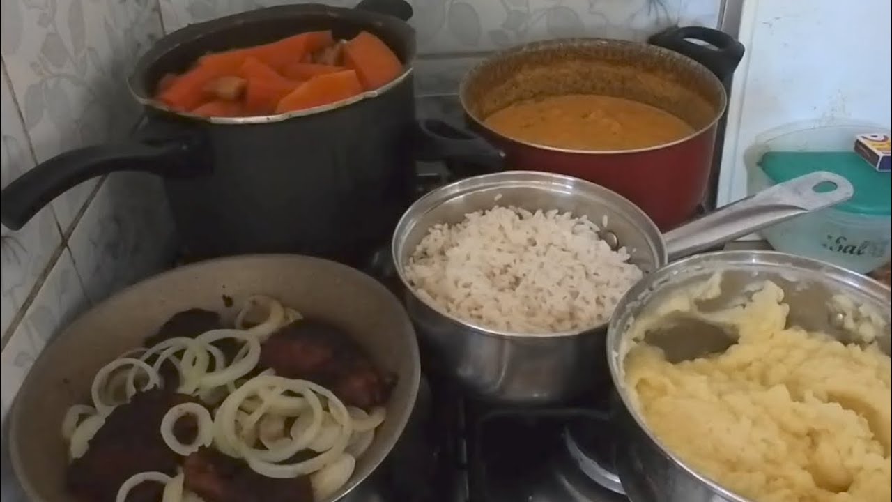Almoço completo, simples e saboroso.