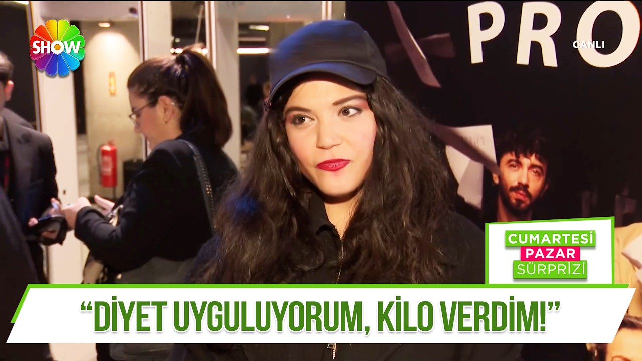 “Bir Aile Provası: Yaşayın Gitsin” oyununun prömiyerinde Feyza Civelek de vardı!