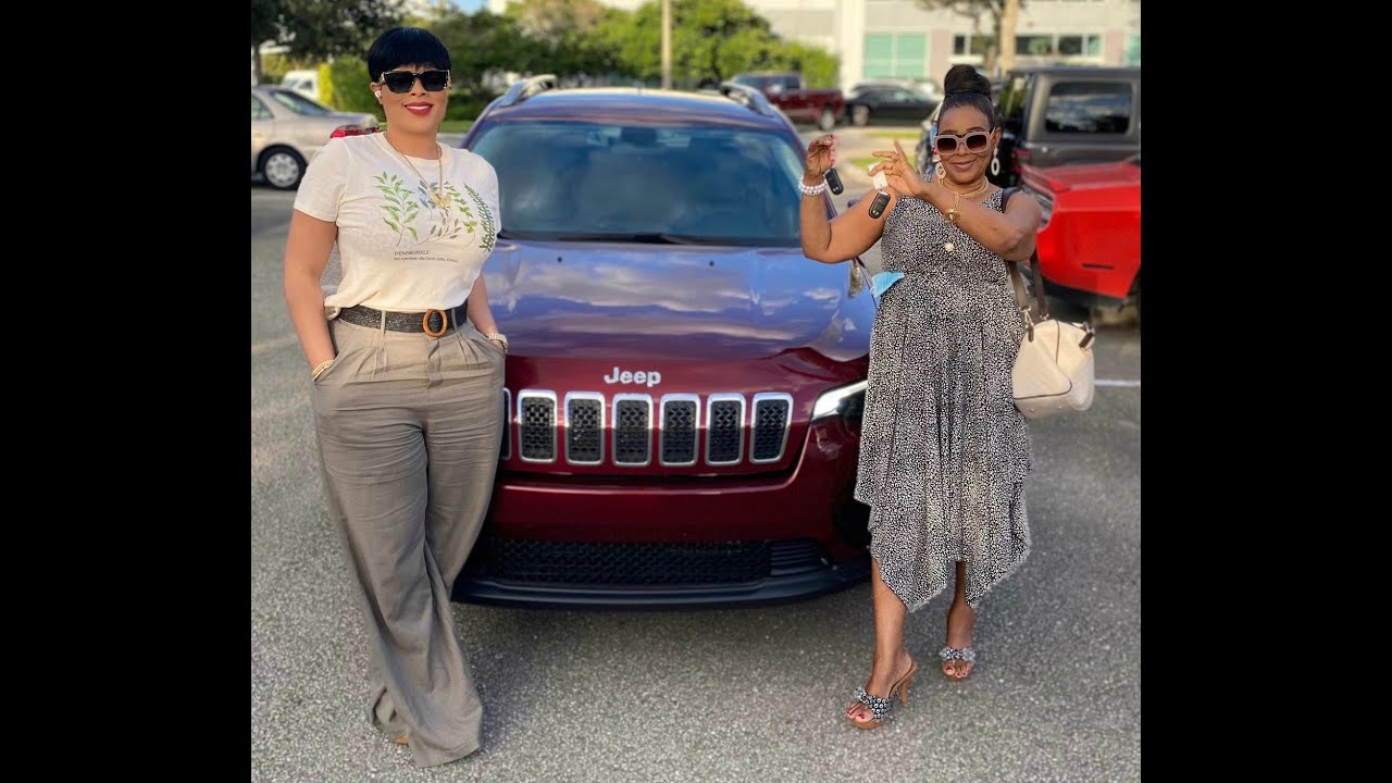 BLONDEDY SUPRISE HER MOM WITH A NEW CAR